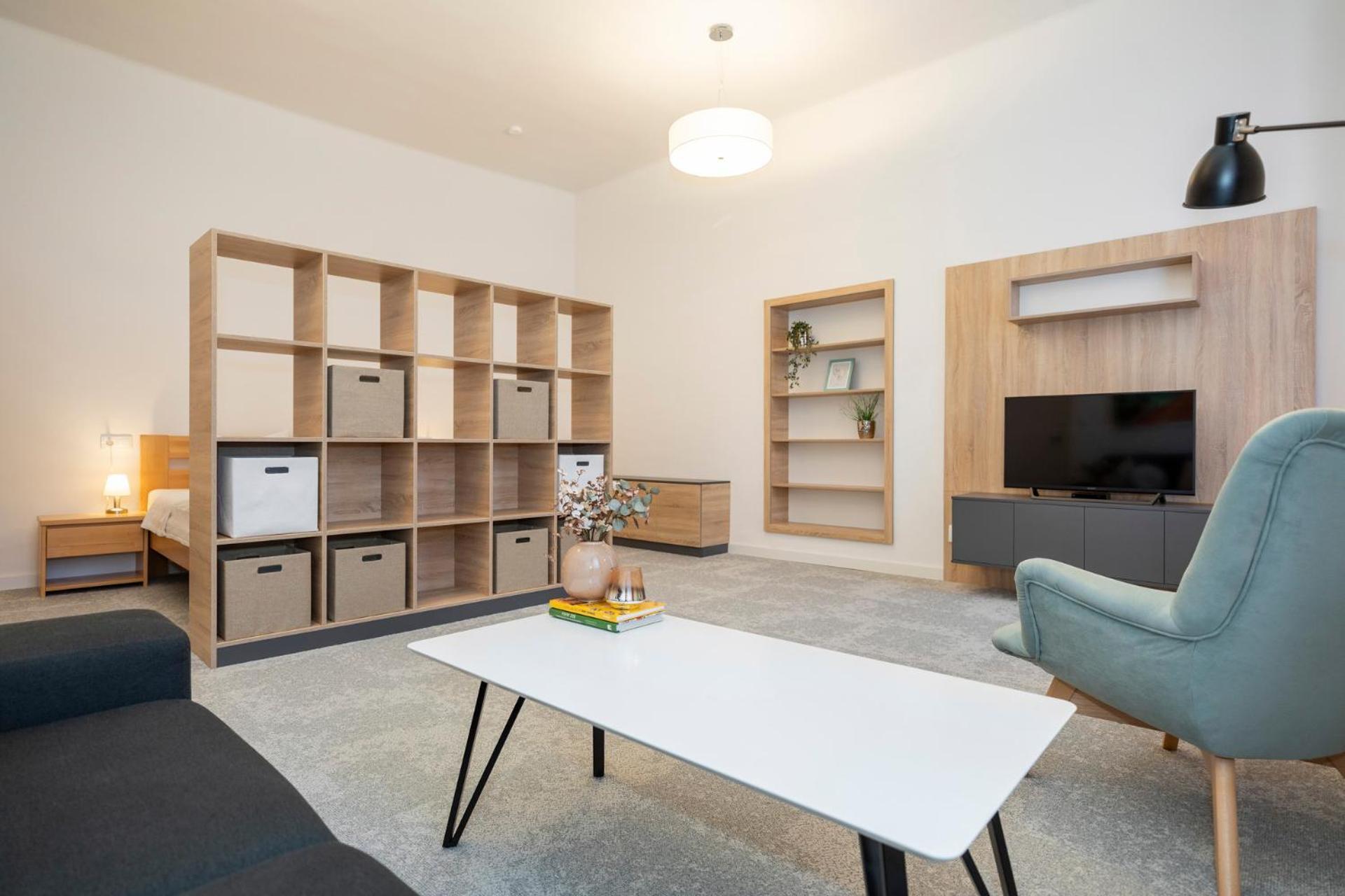 Alure Residences 10 - 24H Self Check-In & Private Parking Next To The Apartment Building Included, City Center Right On Snp Square In A Quiet Passage, New Building, Best Deal In Town Banská Bystrica Exteriér fotografie