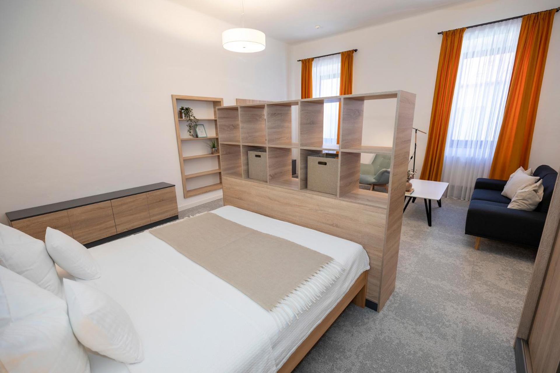 Alure Residences 10 - 24H Self Check-In & Private Parking Next To The Apartment Building Included, City Center Right On Snp Square In A Quiet Passage, New Building, Best Deal In Town Banská Bystrica Exteriér fotografie