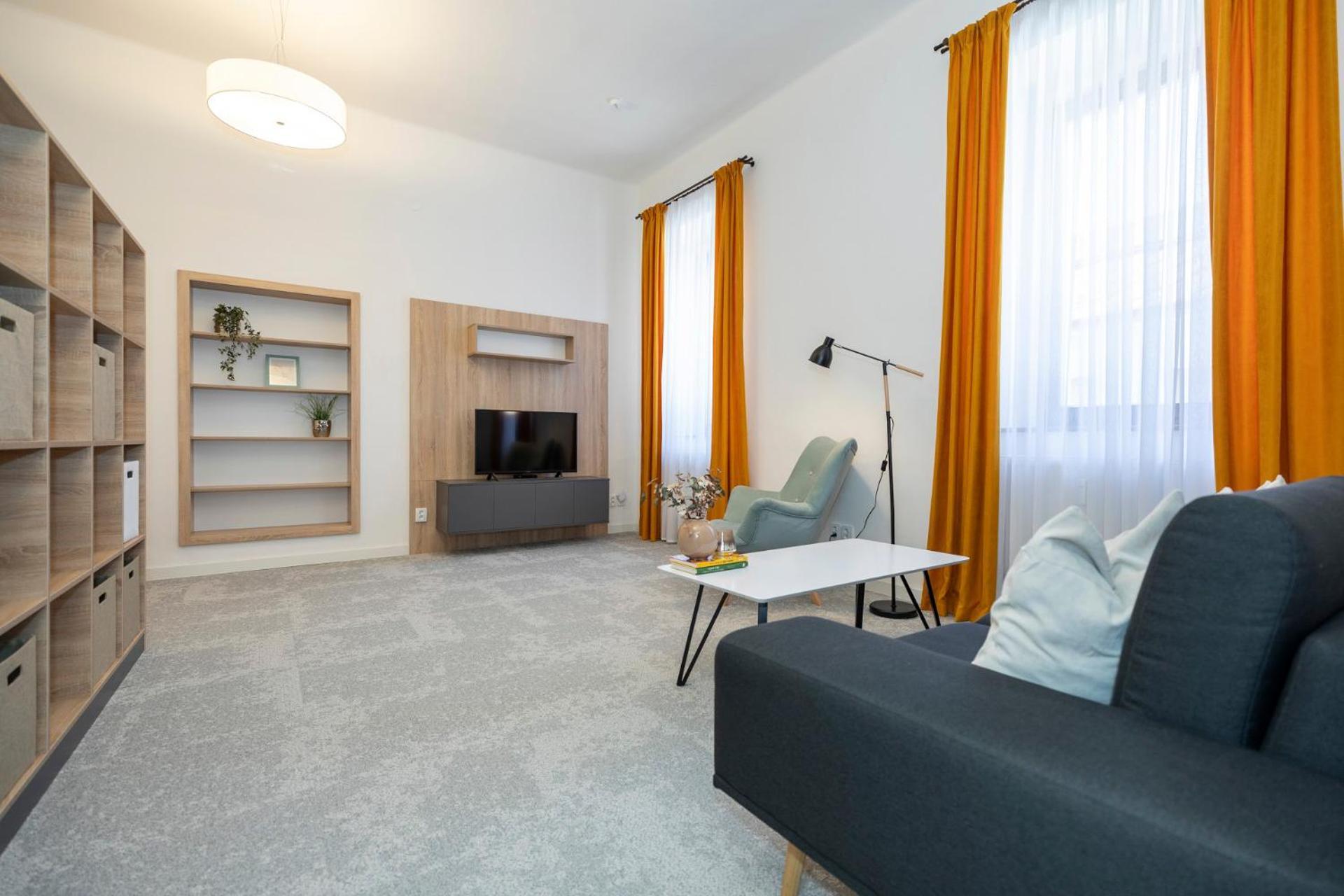 Alure Residences 10 - 24H Self Check-In & Private Parking Next To The Apartment Building Included, City Center Right On Snp Square In A Quiet Passage, New Building, Best Deal In Town Banská Bystrica Exteriér fotografie