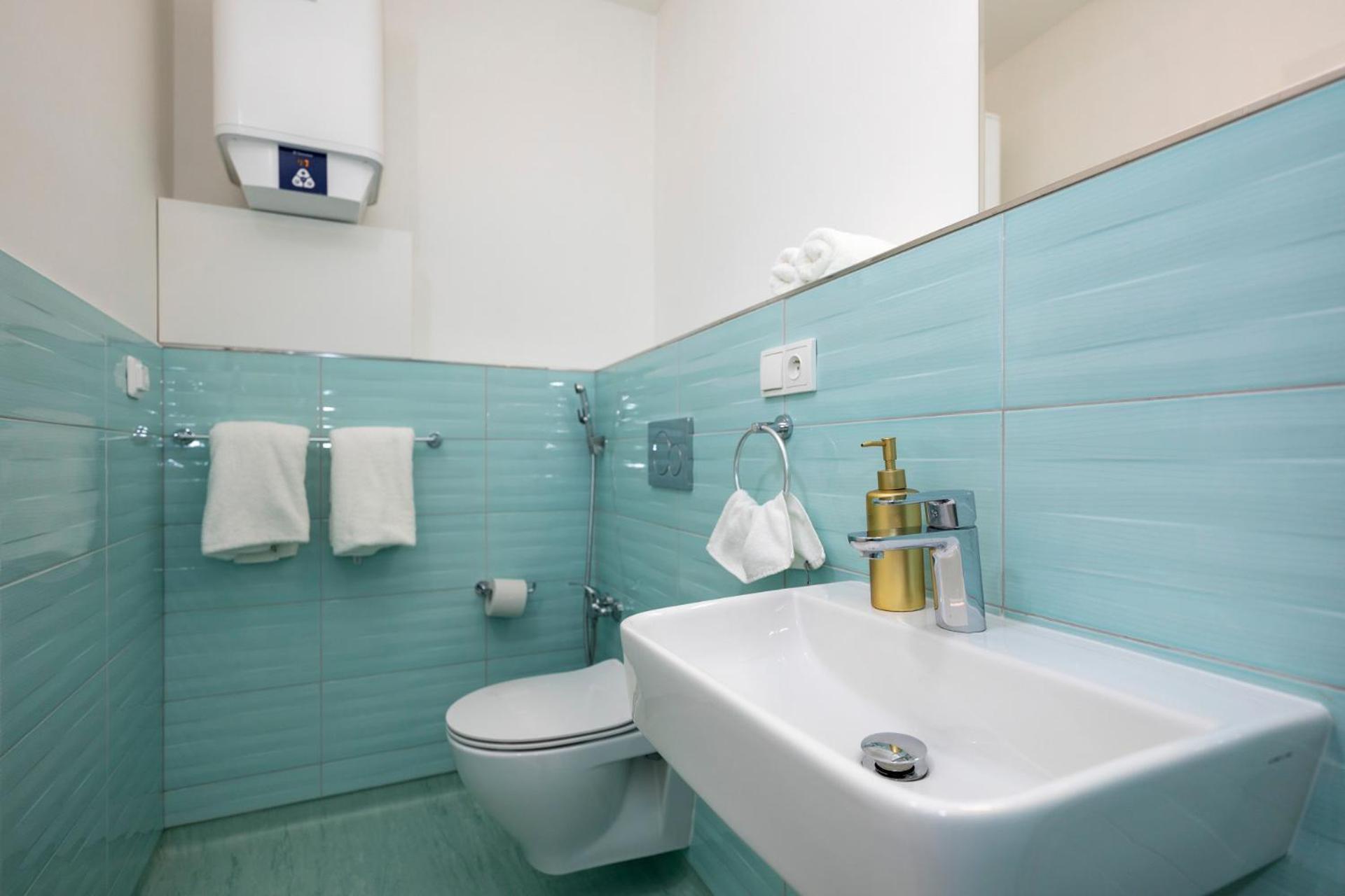 Alure Residences 10 - 24H Self Check-In & Private Parking Next To The Apartment Building Included, City Center Right On Snp Square In A Quiet Passage, New Building, Best Deal In Town Banská Bystrica Exteriér fotografie